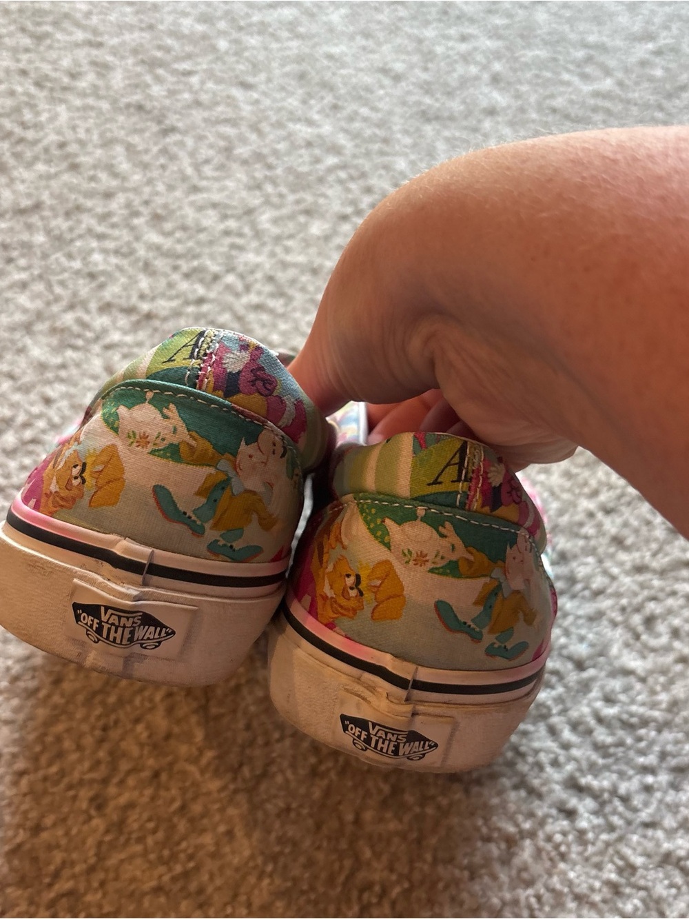 Vans Alice in Wonderland Slip-On Sneakers Sz 10 Women RARE Disney World Land - Picture 4 of 9